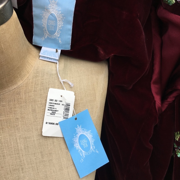 Zang Toi Opera Cape - Picture 4 of 8